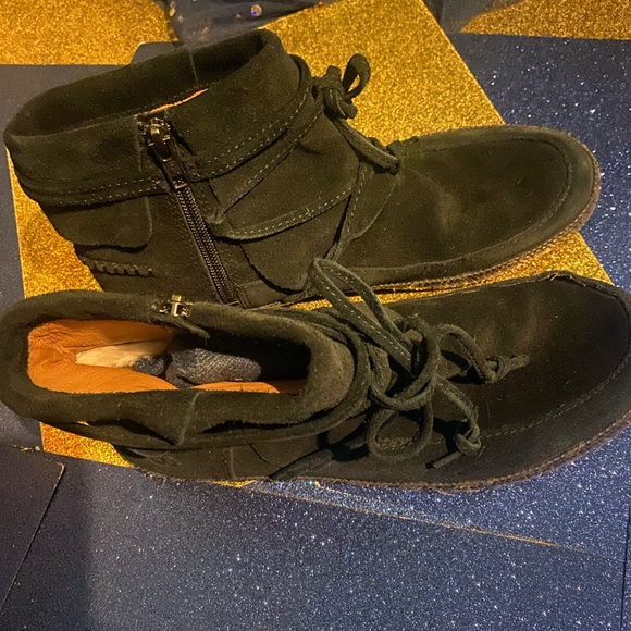 UGG SUEDE MOCASSIN SHEARLING STRAPPY WINTER Boots 8 GORG FLAW - Picture 4 of 15